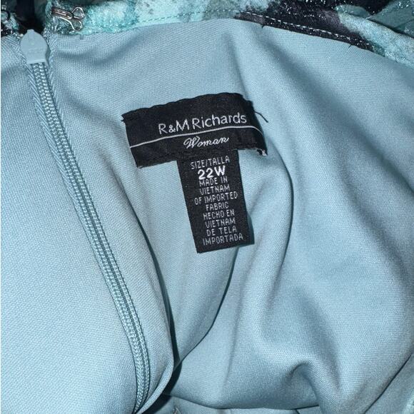 R & M RICHARDS Keyhole Handkerchief Hem Maxi Dress, Size 18W or 22W New w/ Tag - Picture 9 of 9